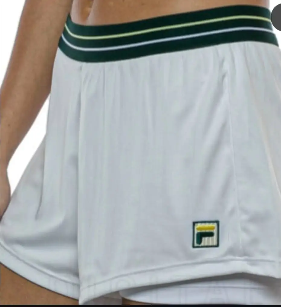 Short Fila blanco con detalles en verde y amarillo. Ideal para actividades deportivas. Talle L.