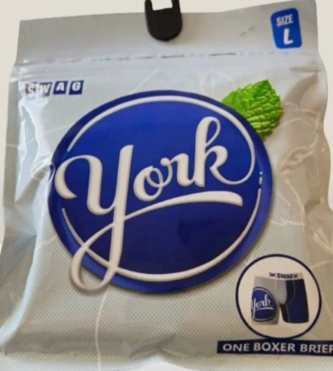 Boxer brief de la marca York, talle L. Diseño con el logo de la marca en la parte delantera y detalles en azul. Ideal para uso diario.