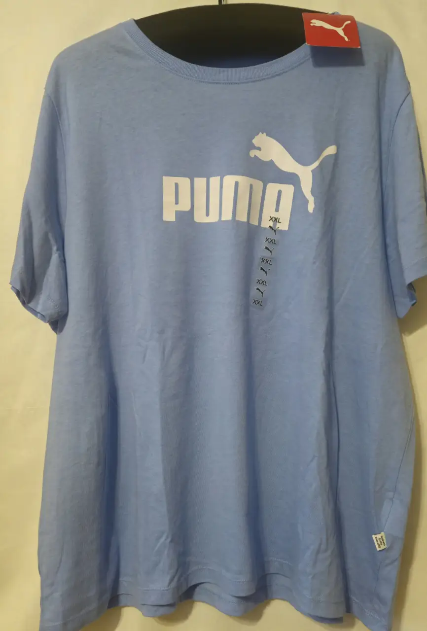 Remera Puma celeste de hombre, con logo blanco estampado. Talle XXL.