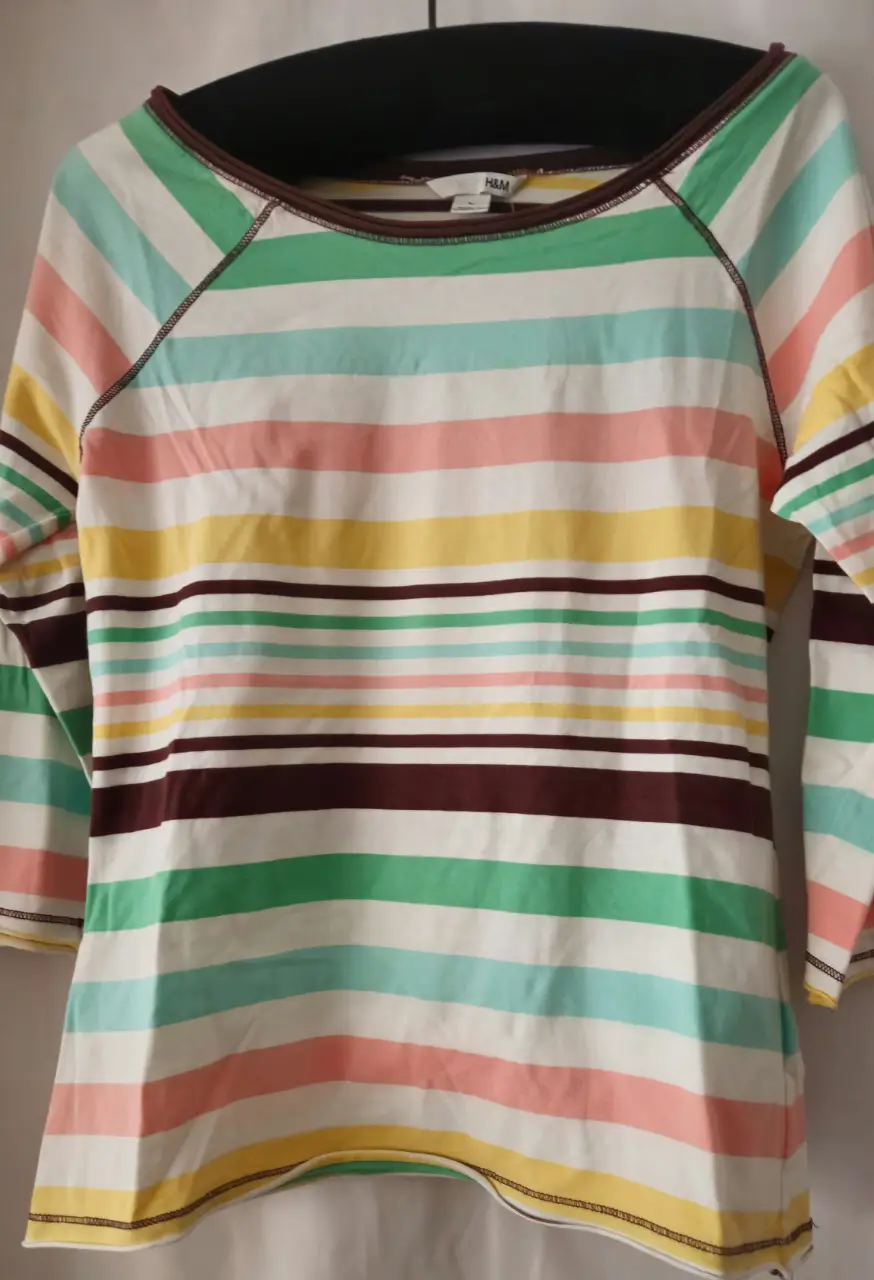 Remera H&M - Vista 3