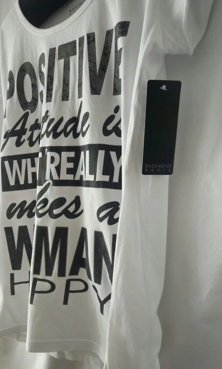 Remera Basement - Vista 6