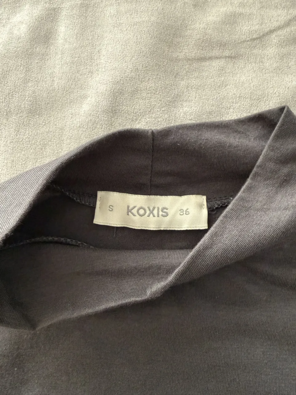 Remera Koxis - Vista 2