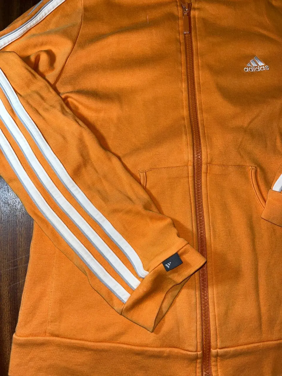Buzo adidas - Vista 3