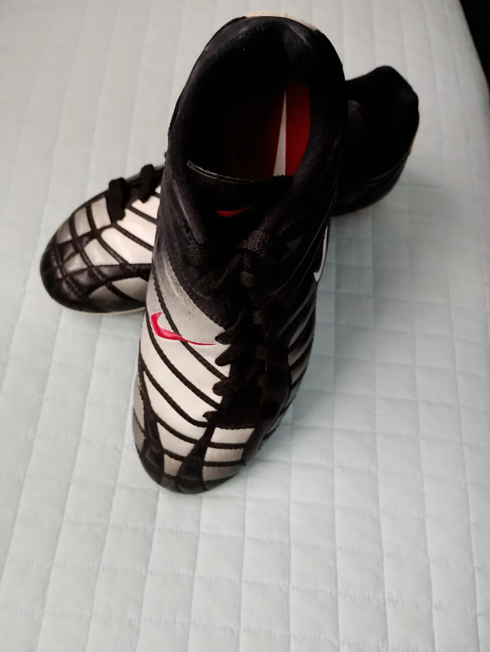 Botín de fútbol Nike - Vista 2