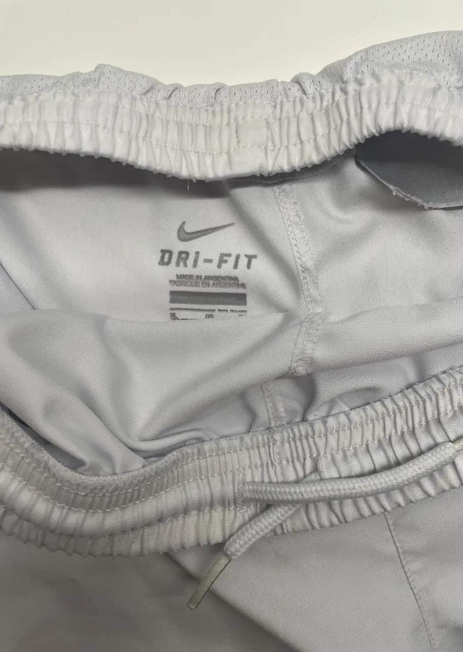 Short Nike - Vista 4