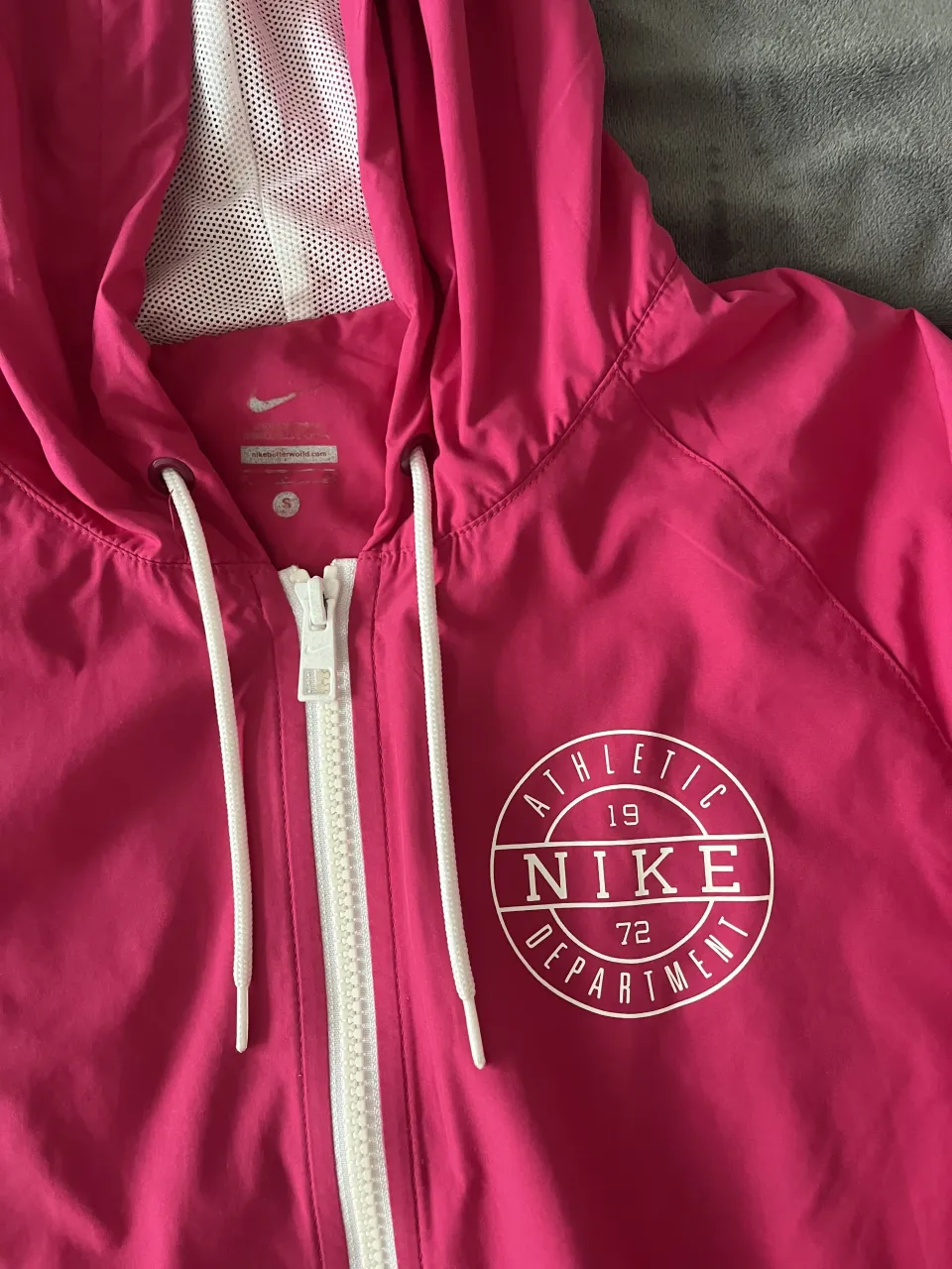 Campera Nike - Vista 2