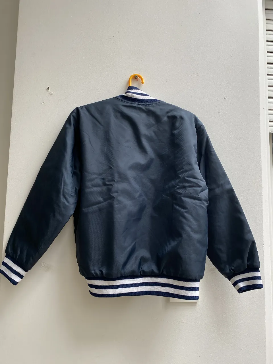 Campera bomber Holloway - Vista 4