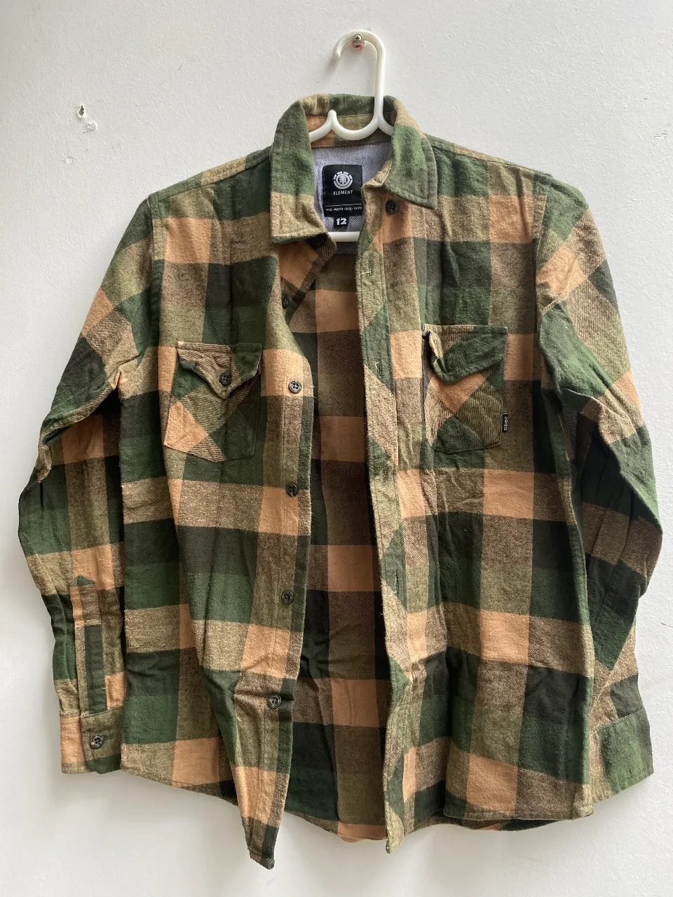 Camisa a cuadros Element, de hombre, manga larga, con dos bolsillos delanteros. Ideal para un look casual y abrigado.