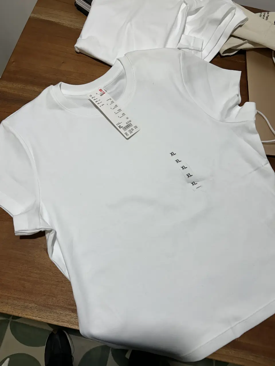 Remera Uniqlo - Vista 2