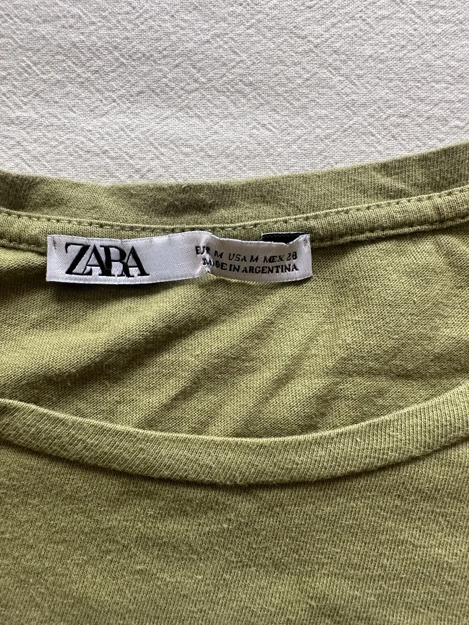 Remera Zara - Vista 2