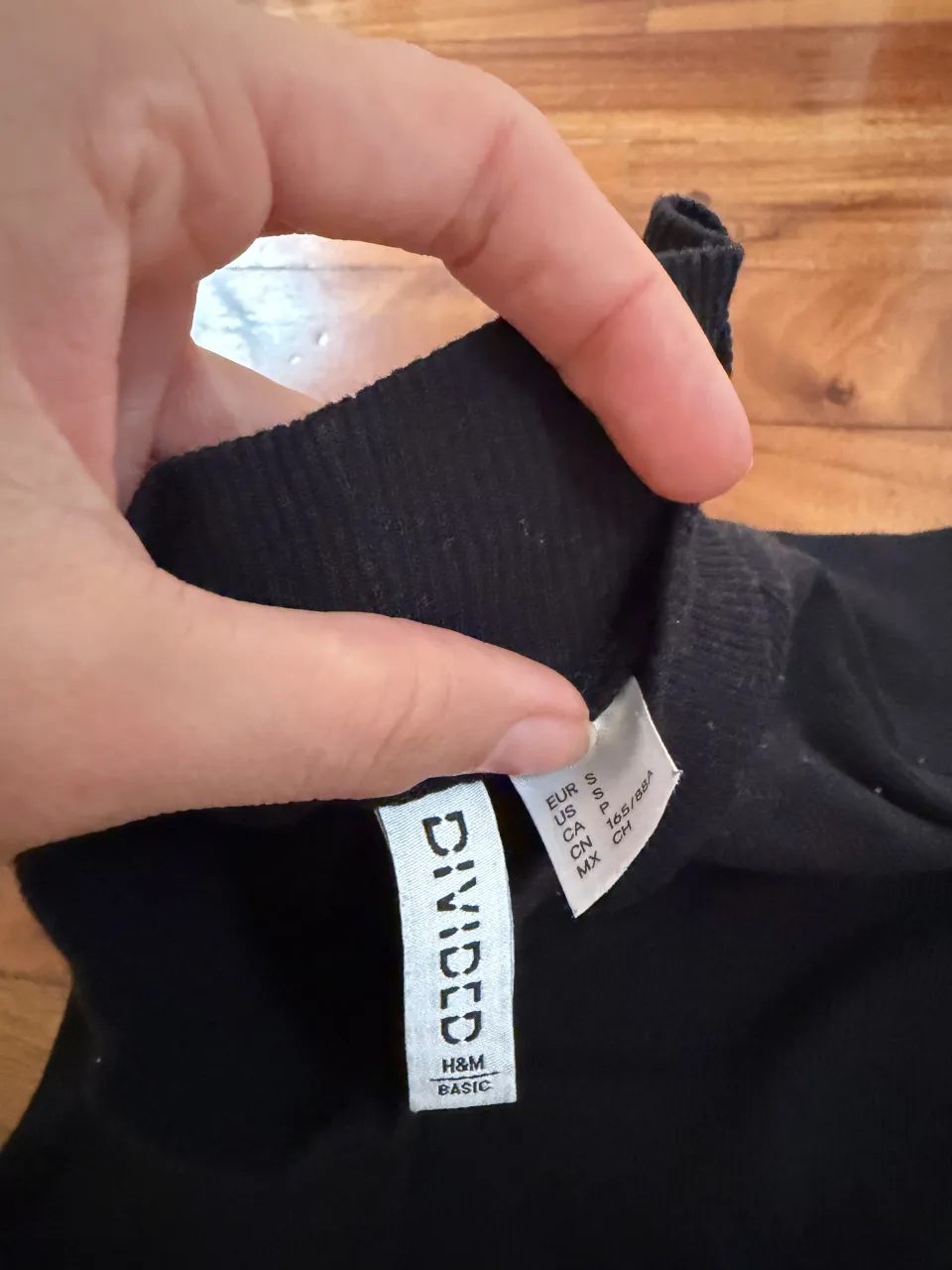 Remera Divided - Vista 2