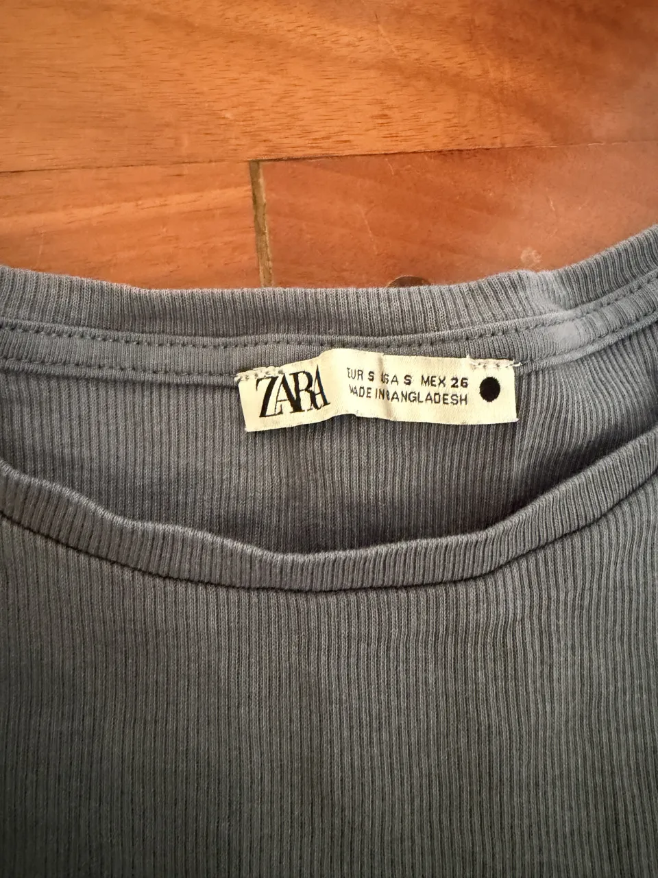 Remera Zara - Vista 2