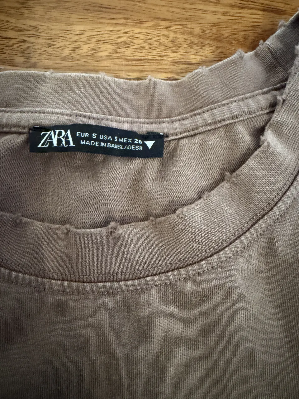 Remera Zara - Vista 2