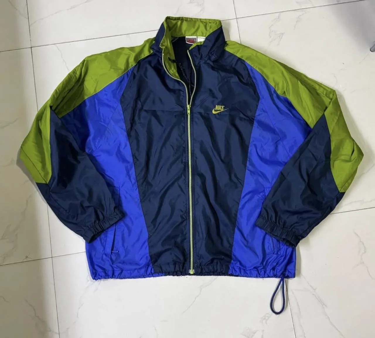 Campera Nike - Vista 2