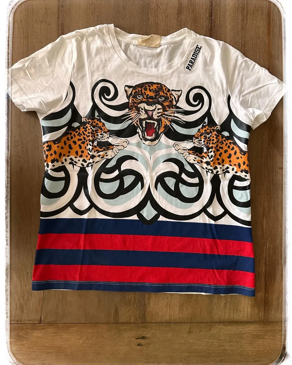 Remera Jazmín Chebar - Vista 2