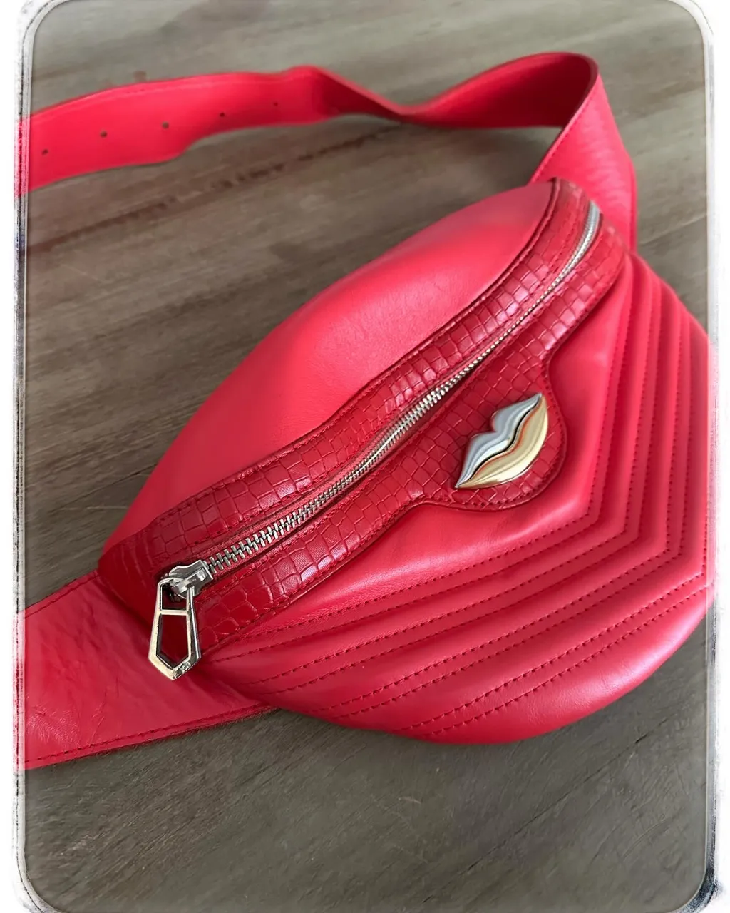 Riñonera Jazmín Chebar