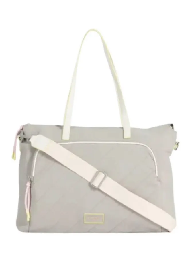 Bolso sport acolchado en color gris con detalles en blanco y amarillo. Ideal para llevar todo lo necesario . Cuenta con correa ajustable y múltiples compartimentos.
