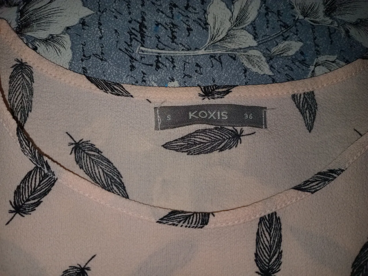 Remera Koxis - Vista 2