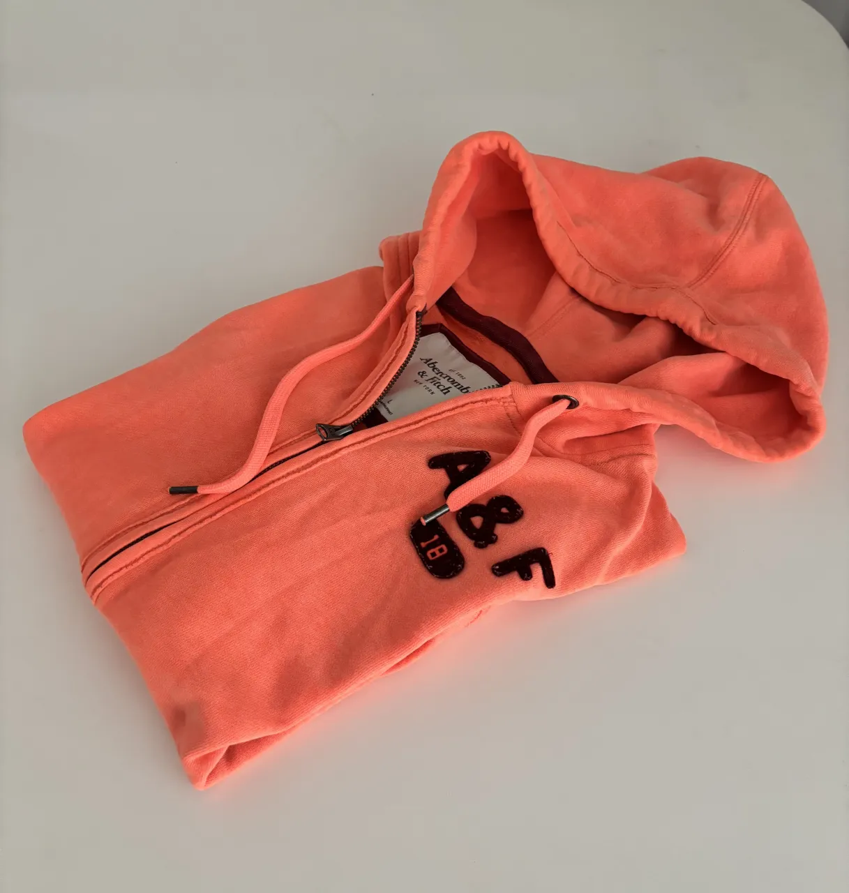 Buzo Abercrombie & Fitch - Vista 2