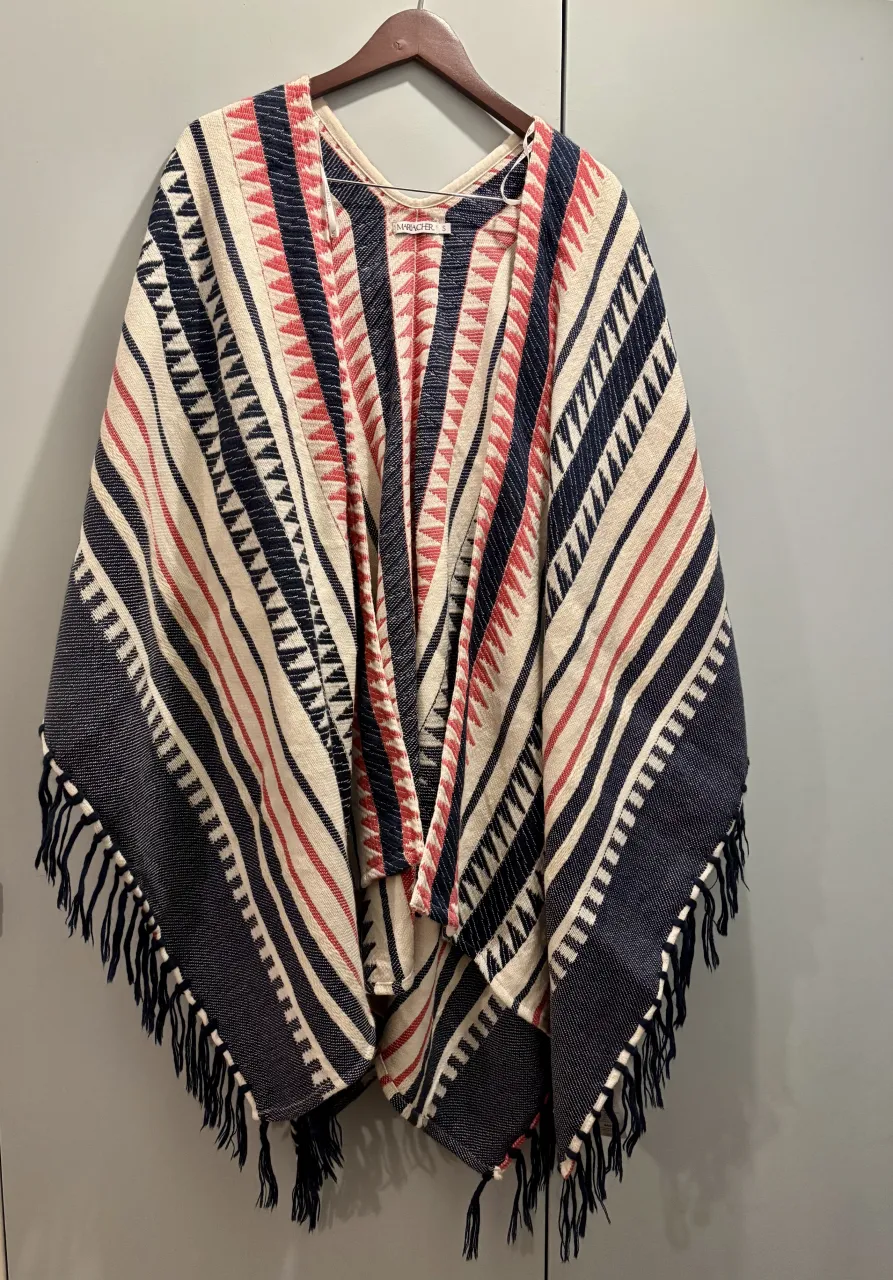 Poncho Maria Cher - Vista 3