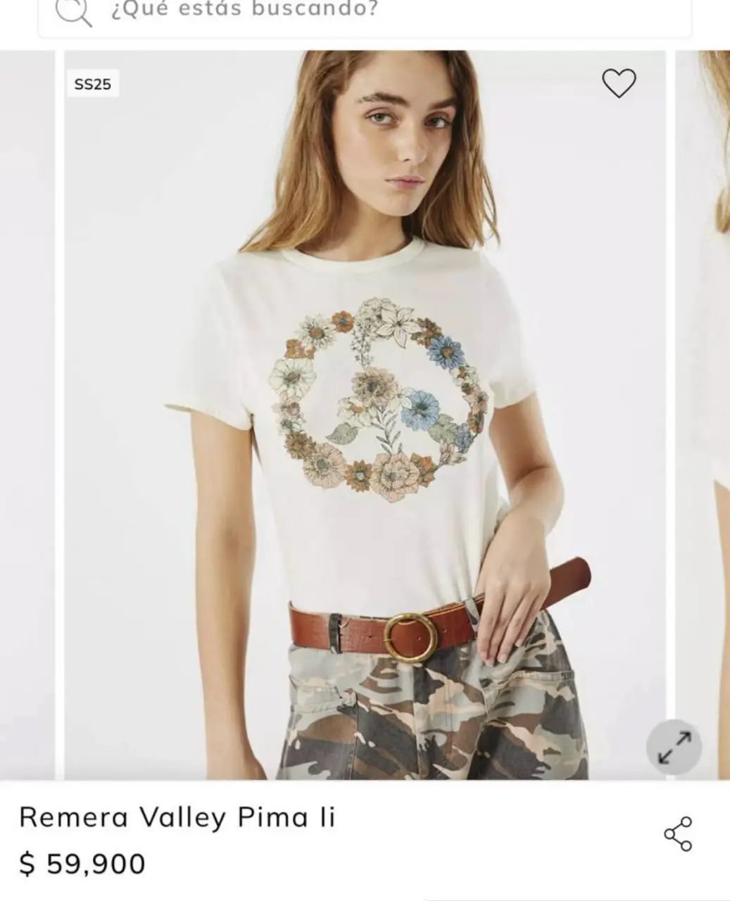 Remera Wanama de algodón con estampado floral en forma de símbolo de la paz. Ideal para un look casual y relajado. Es nueva, con etiqueta! Talle S