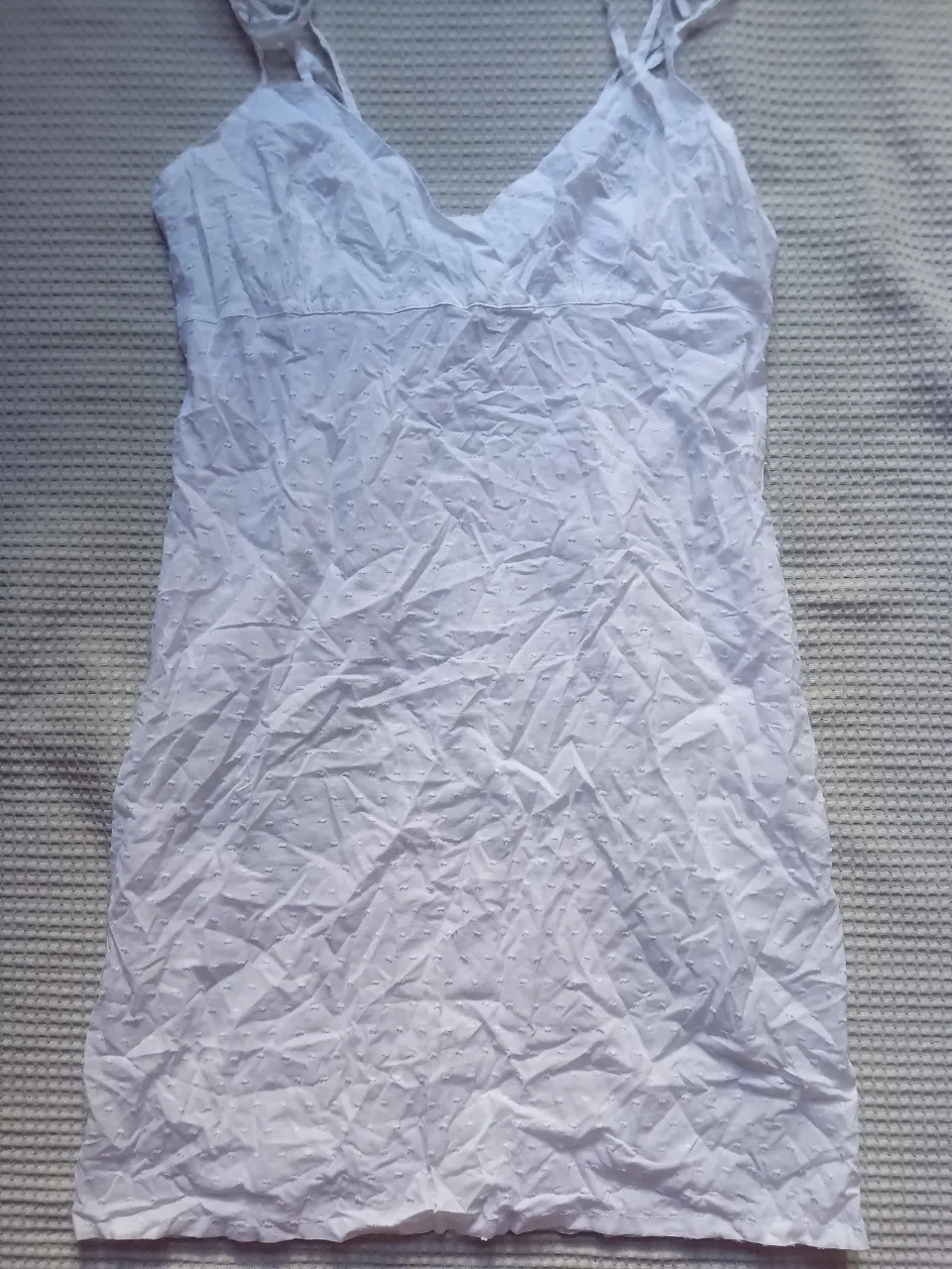 Vestido blanco 
alto 81cm
ancho 52cm