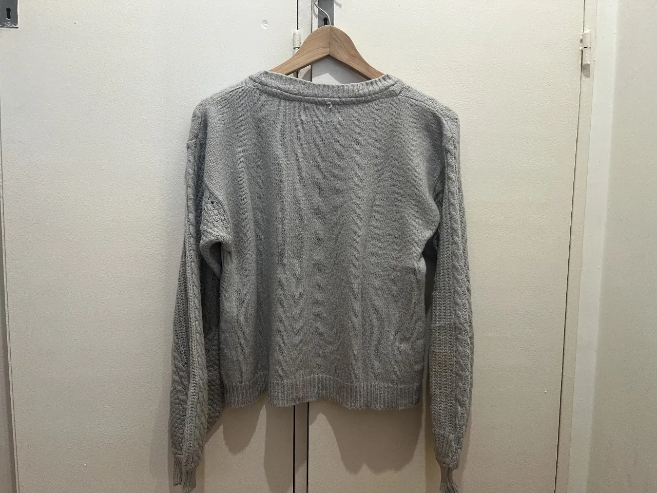 Sweater Vesna - Vista 3