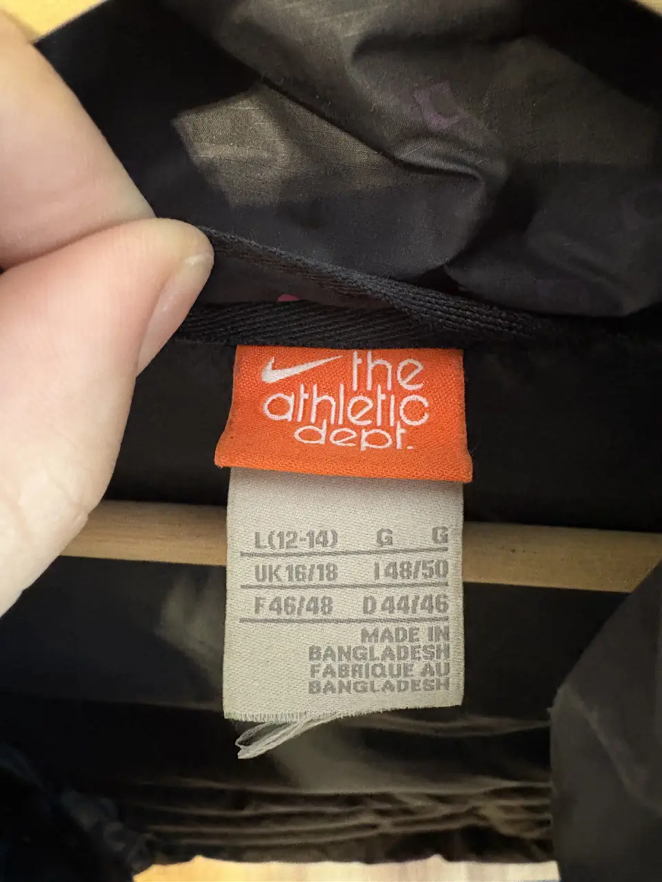 Campera Nike - Vista 3