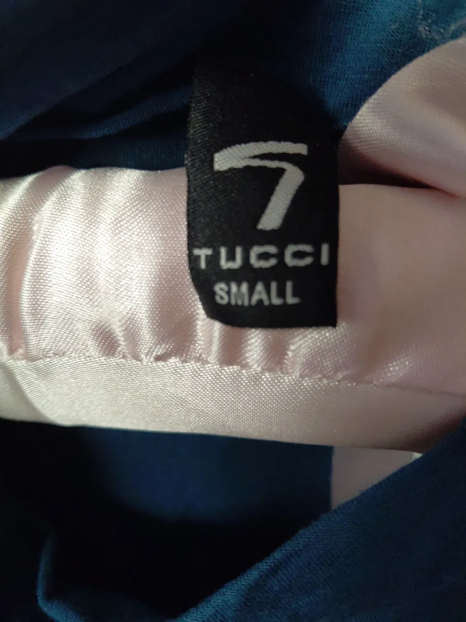 Remera Tucci - Vista 3