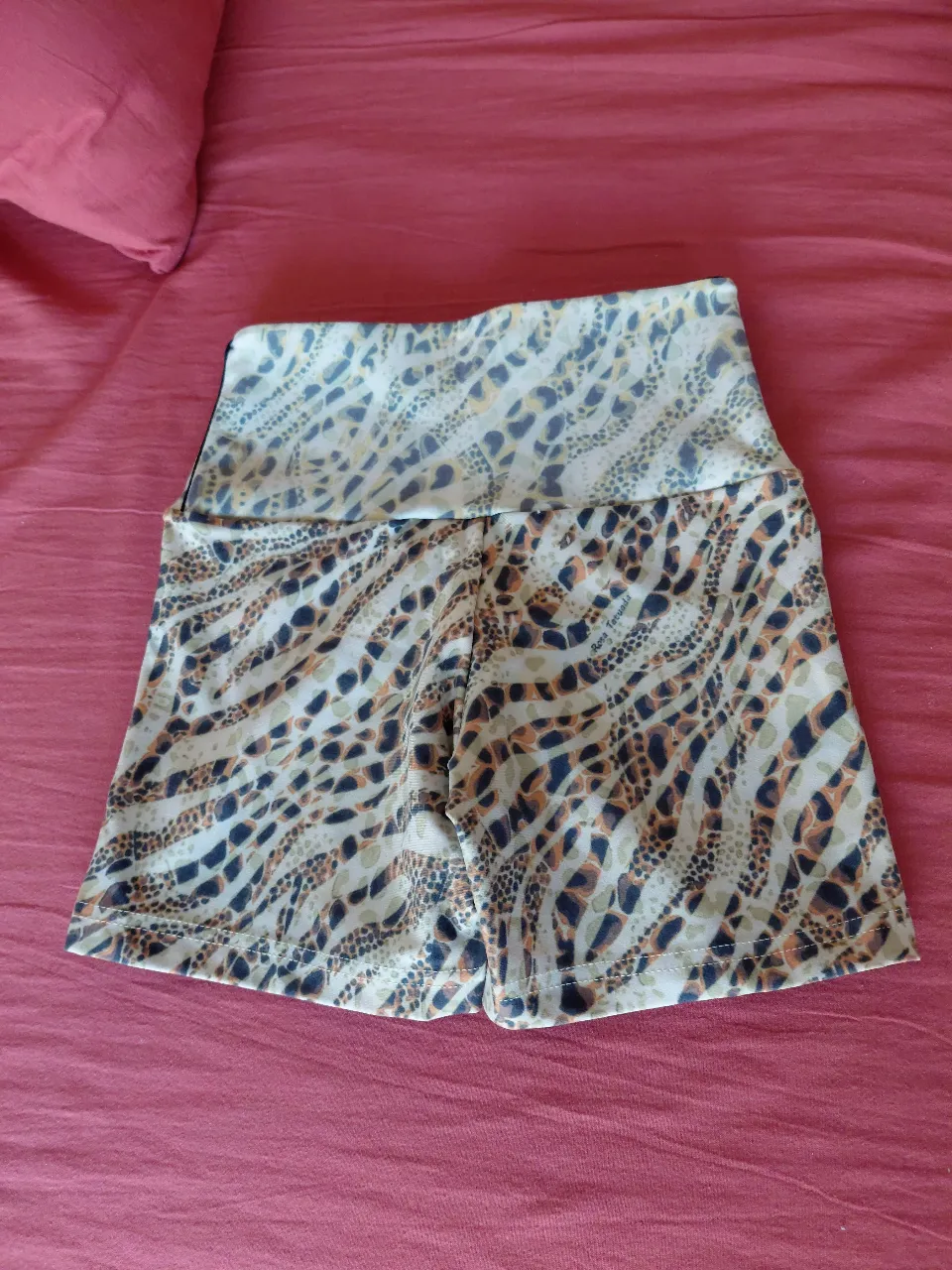 Short Rosa tatuada - Vista 2