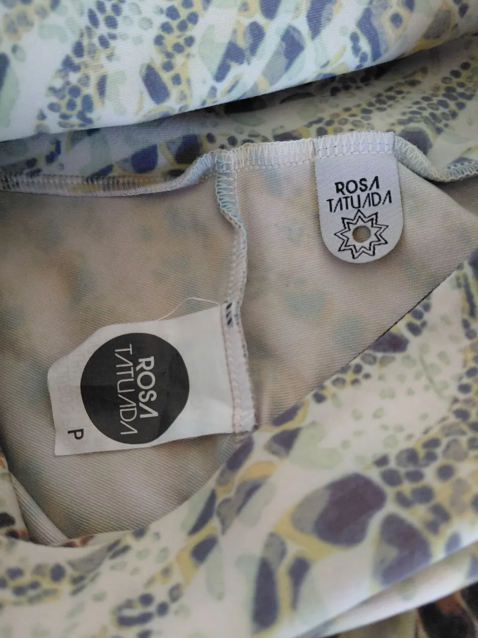 Short Rosa tatuada - Vista 3