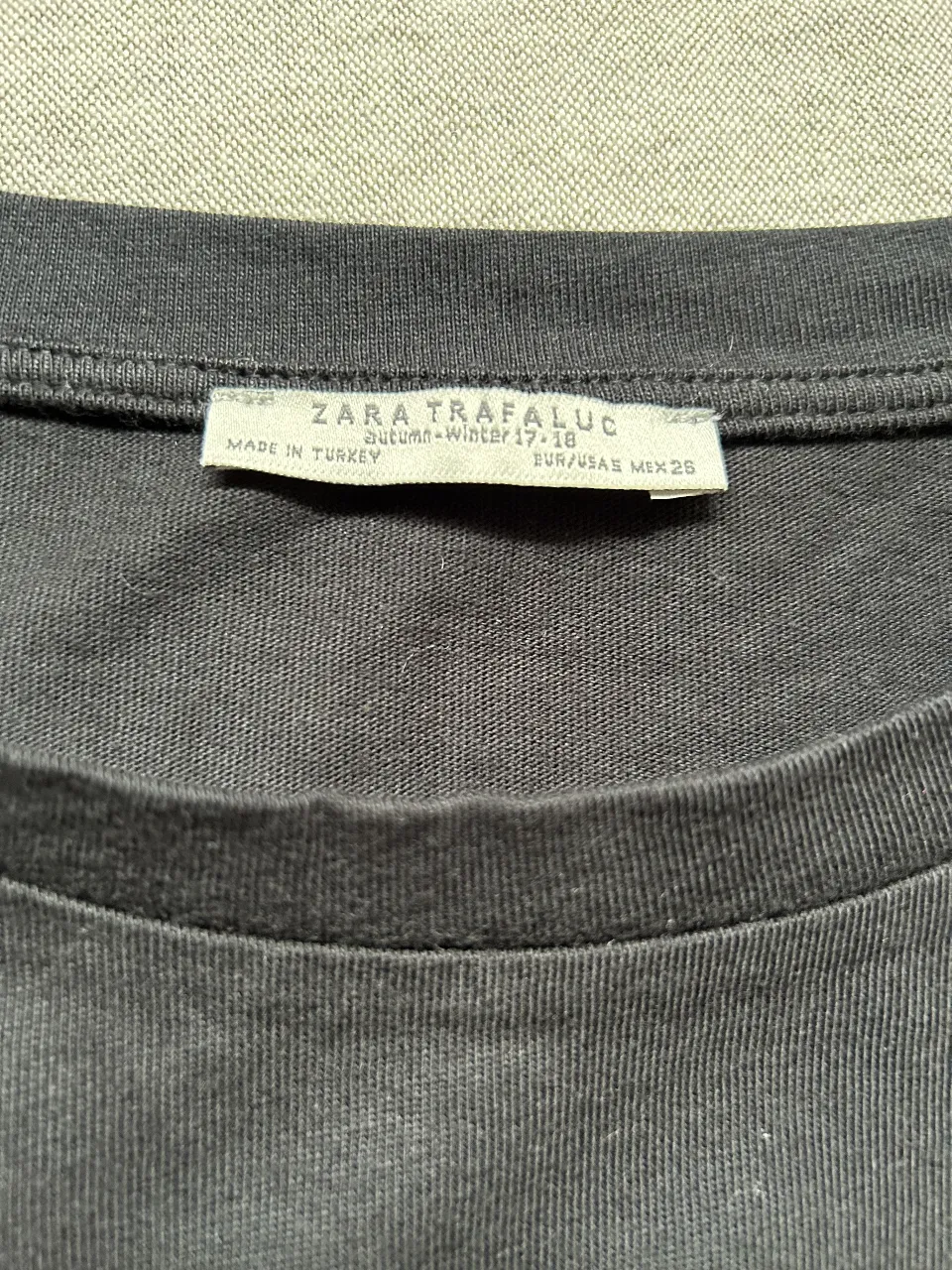Remera Zara - Vista 3