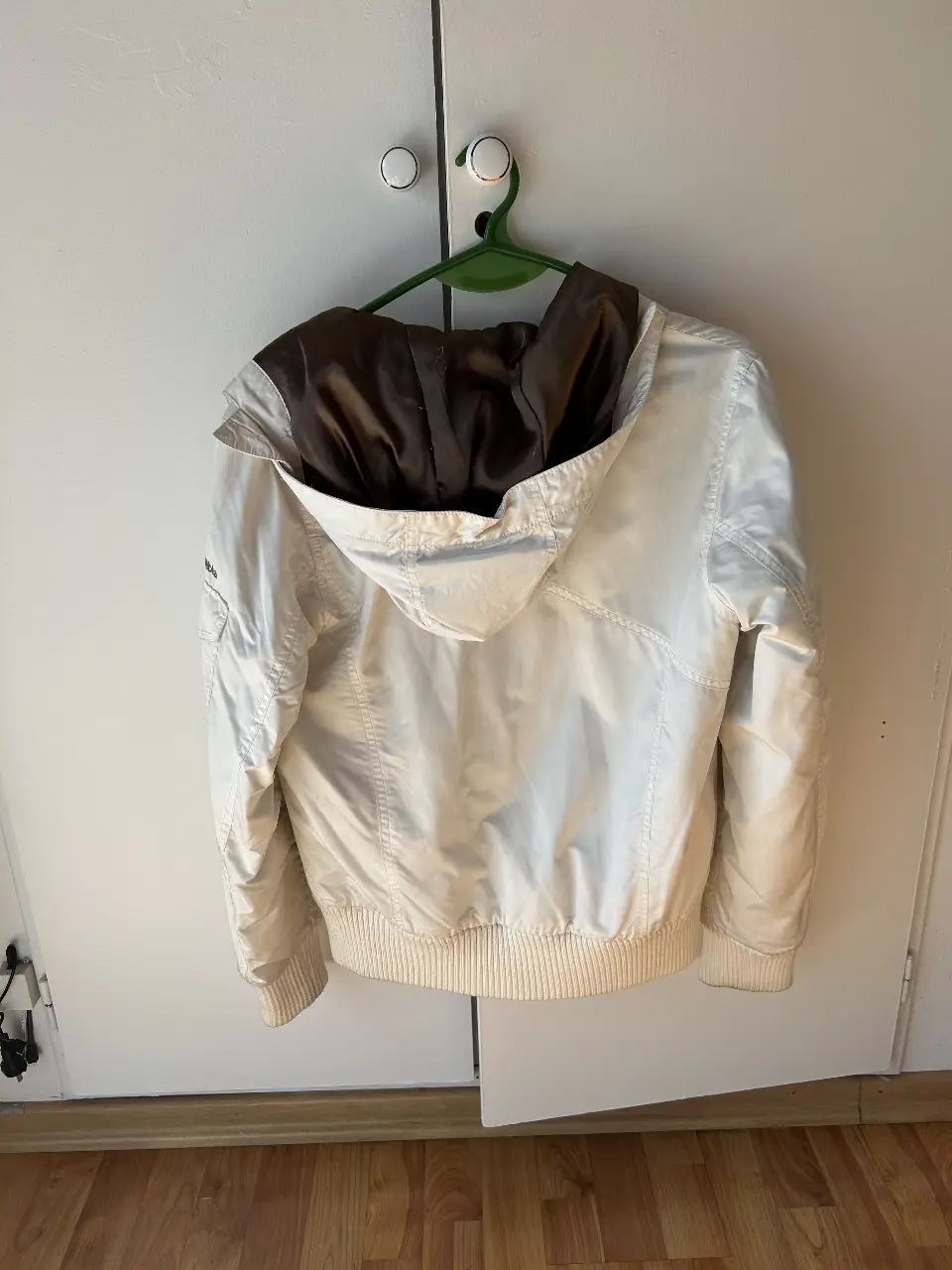 Campera Columbia - Vista 3