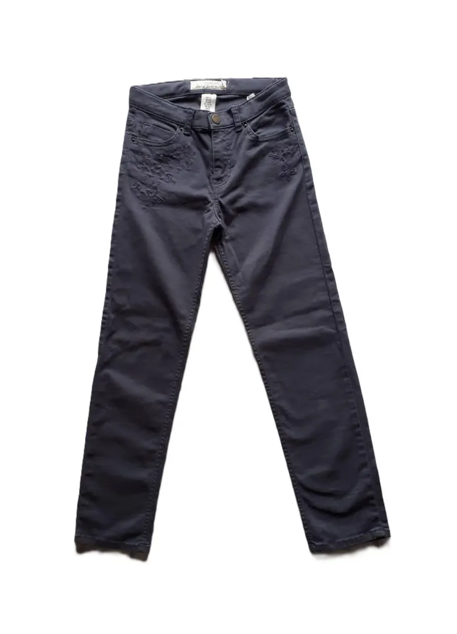 Pantalón de jean recto gris oscuro para niña, de la marca H&M, talle 9. Ideal para un look casual y cómodo.