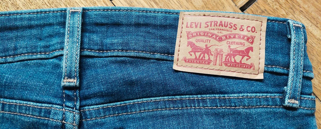 Jean Levi's - Vista 5