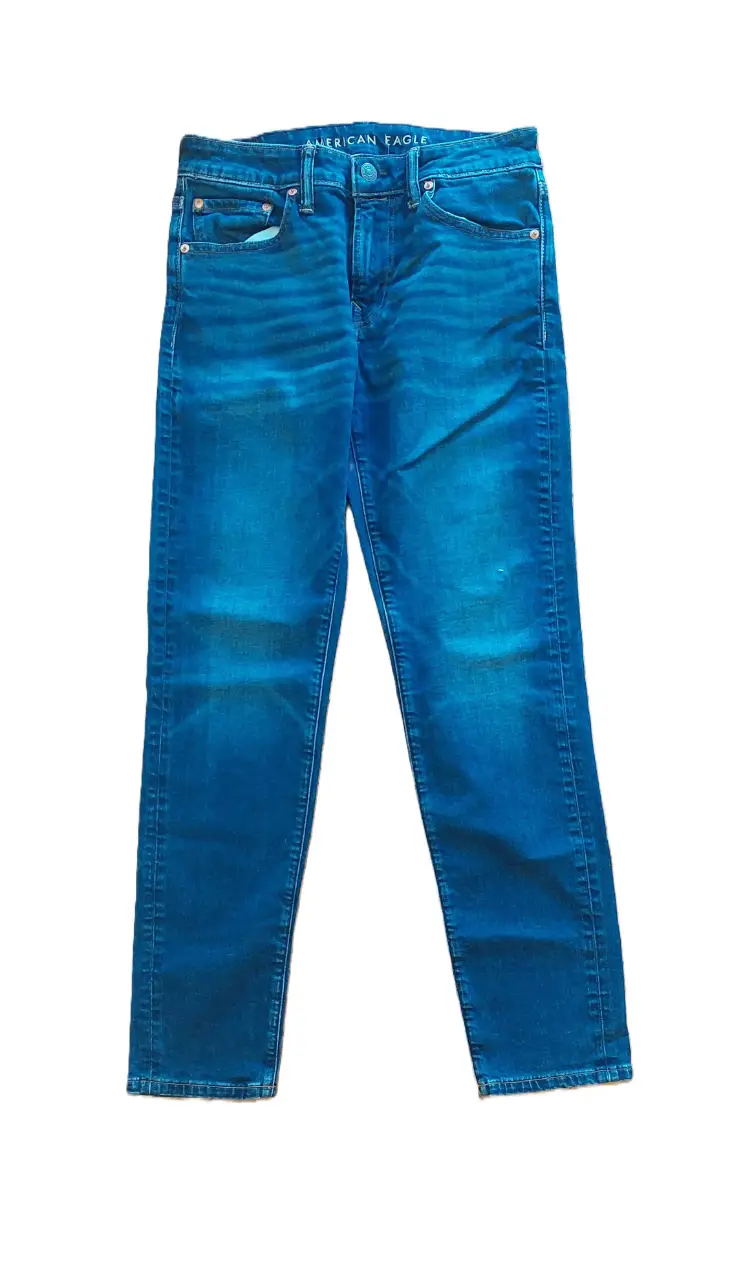 Jeans rectos de hombre American Eagle, talle 28x32, color azul. Perfecto para un look casual y moderno.