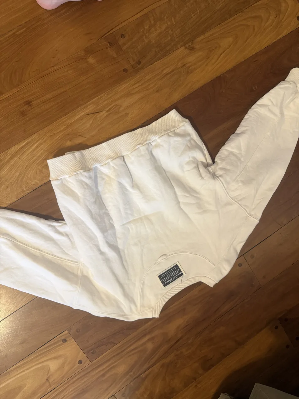 Buzo A ≠ - Vista 3