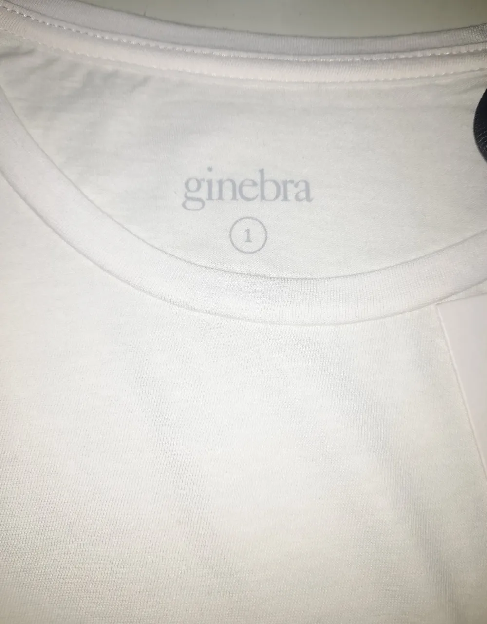 Musculosa Ginebra - Vista 3