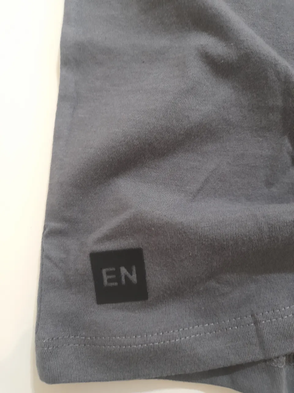 Remera Etiqueta Negra - Vista 4