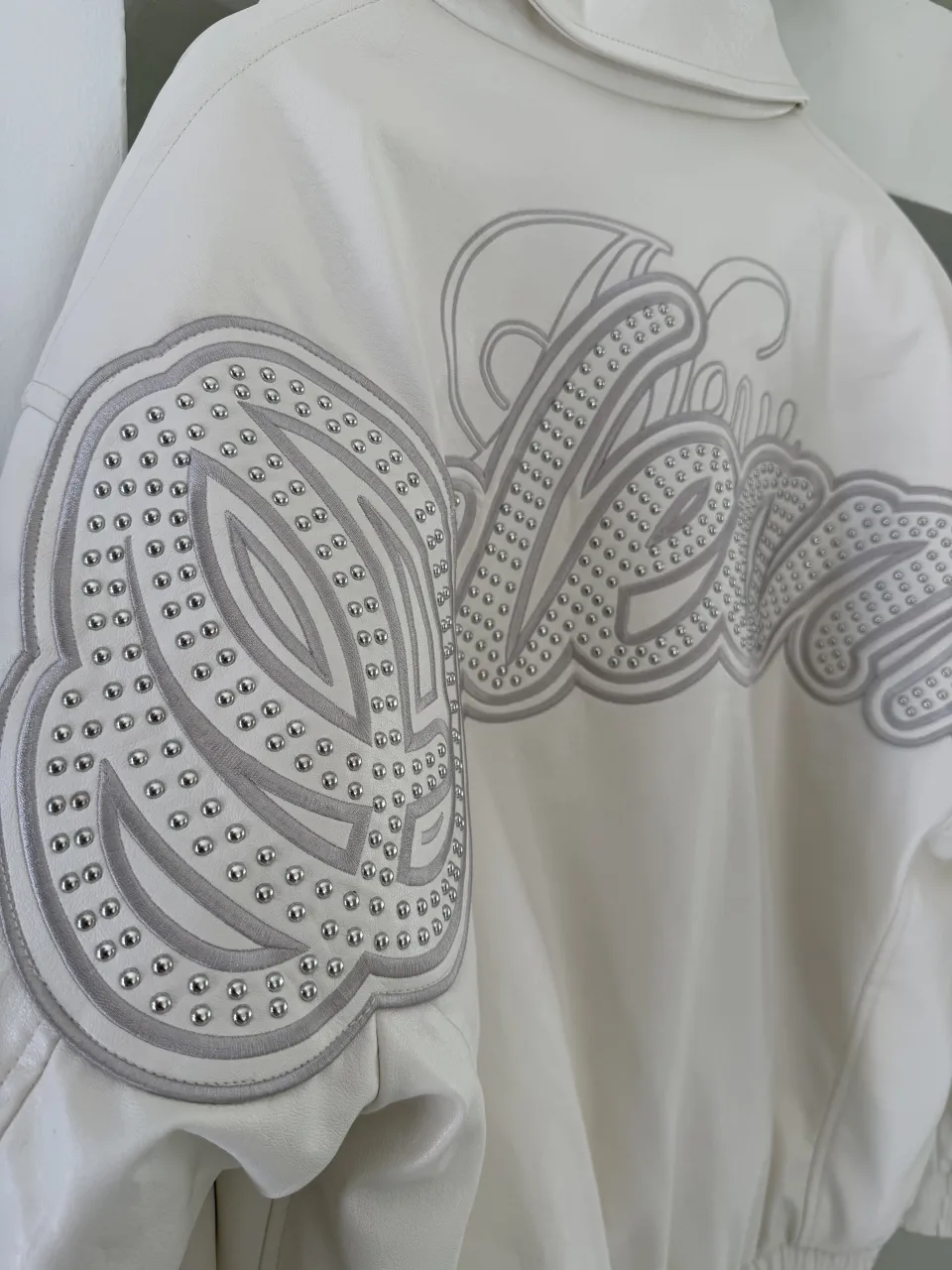 Campera Bershka - Vista 2