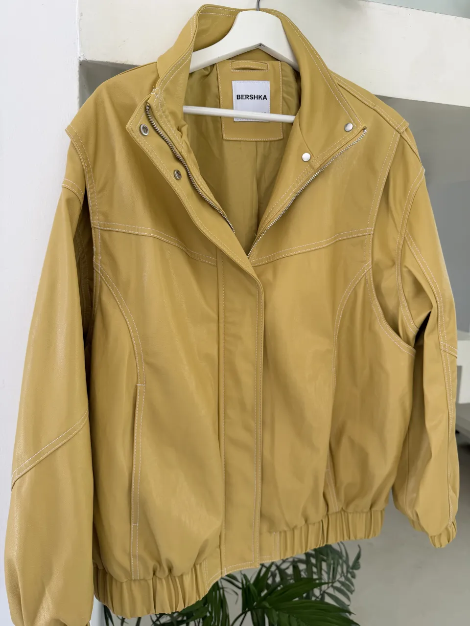 Campera Bershka - Vista 2