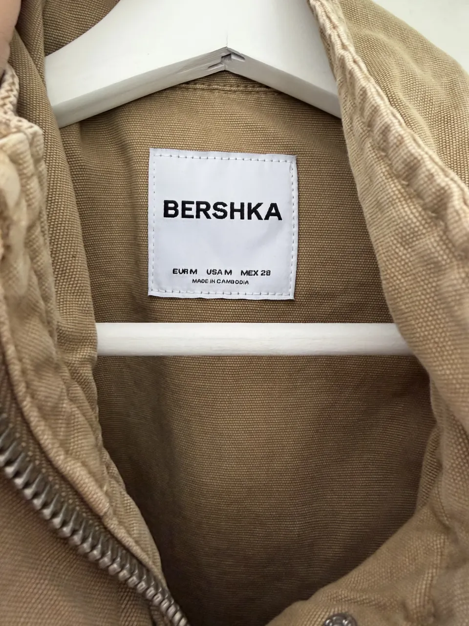 Campera Bershka - Vista 3