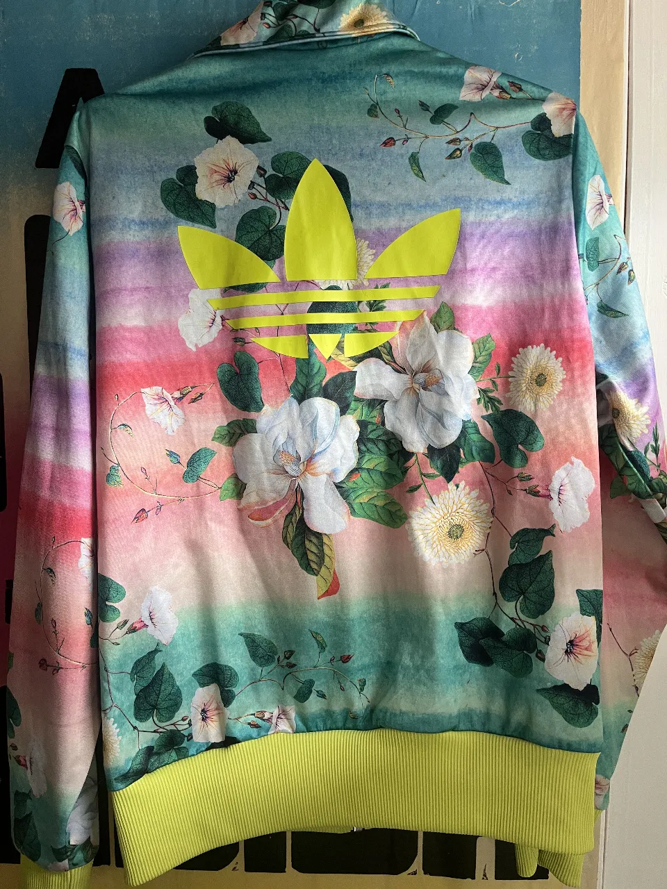 Campera adidas - Vista 2