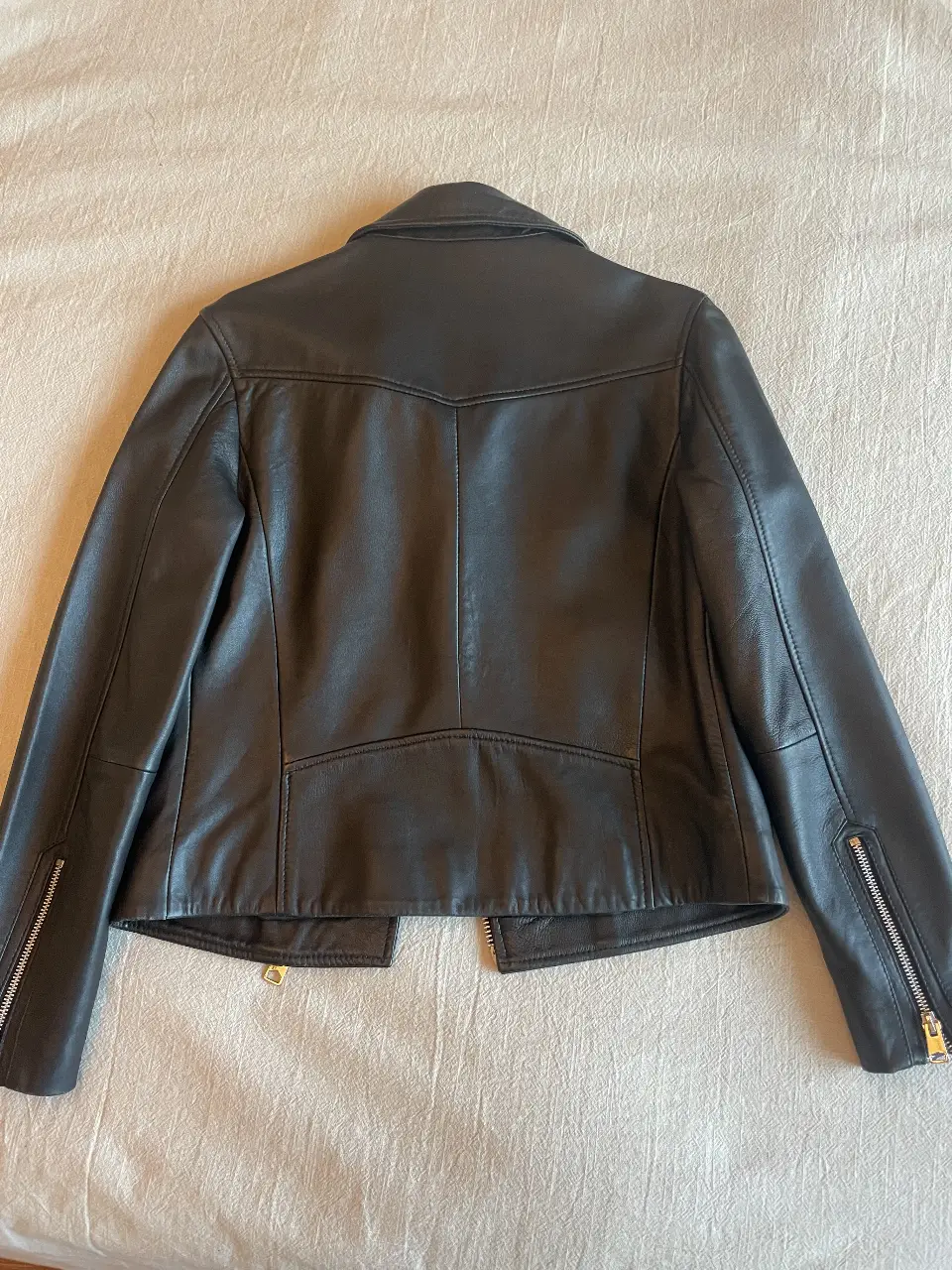Campera MNG - Vista 3