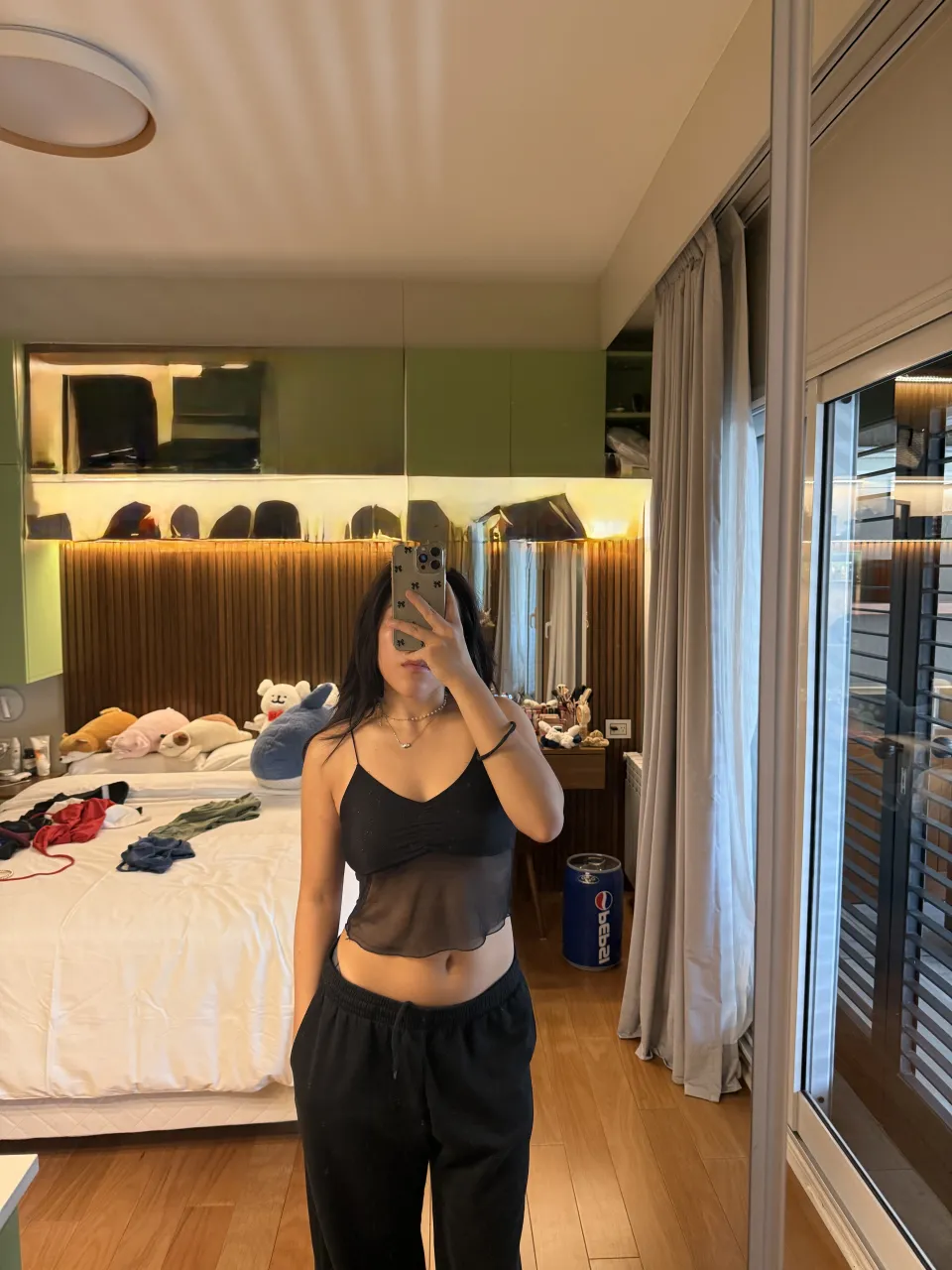 Top negro con tul abajo y brillos