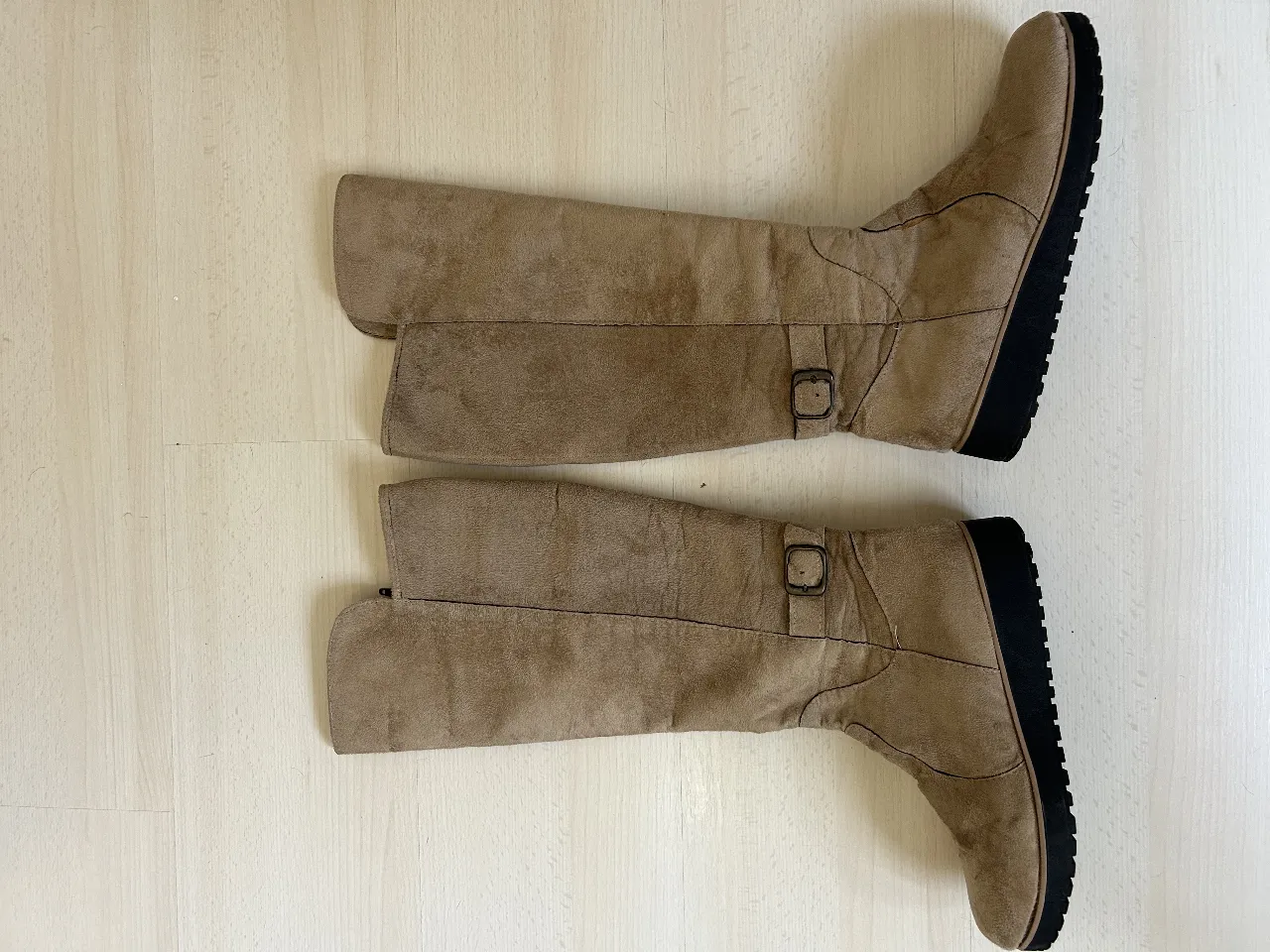 Botas Otra - Vista 2