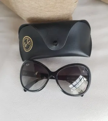 Ray-Ban