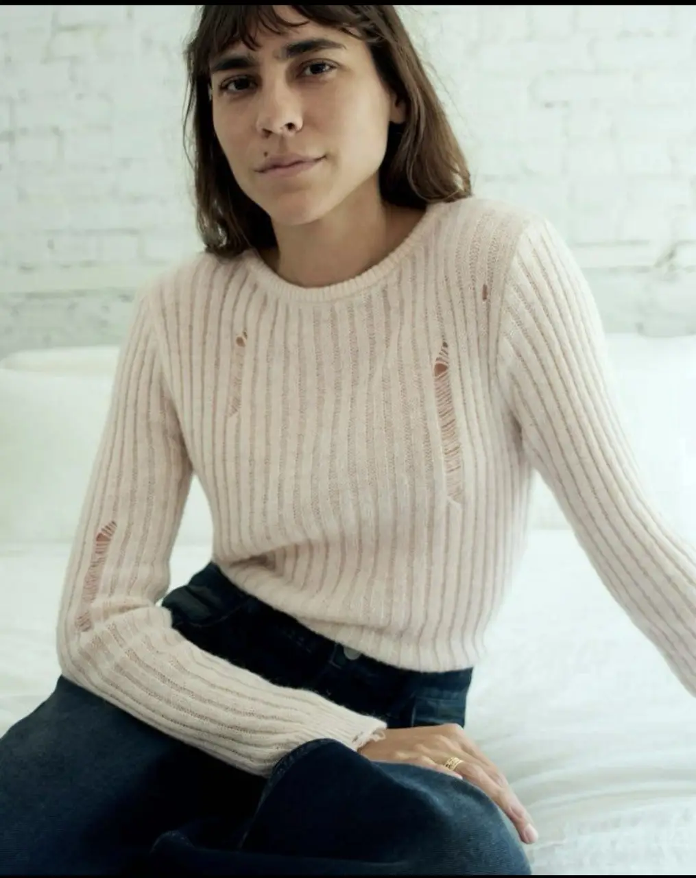 Sweater de lana  con detalles rotos. Ideal para un look casual y canchero.