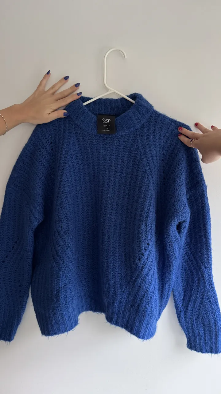 Sweater Complot