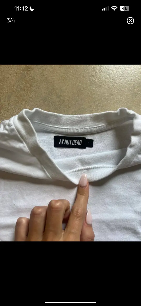 Remera Ay Not Dead - Vista 3